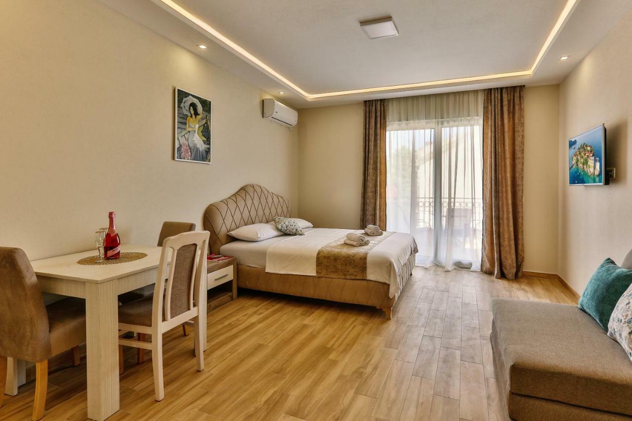Apolon Apart Šušanj Exterior foto